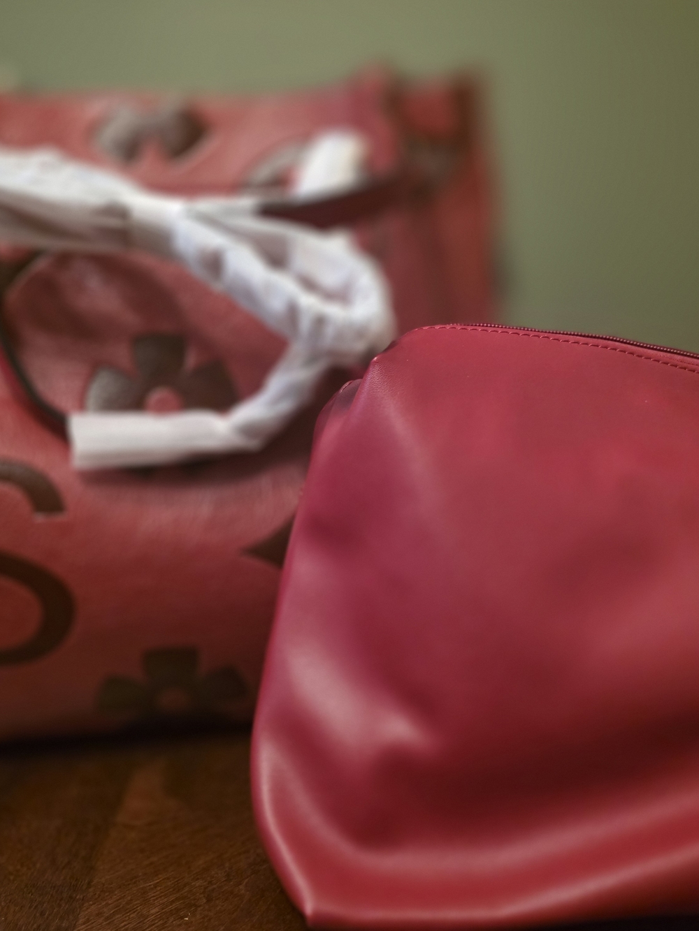 Designer-Pattern Red Tote Handbag with Matching Pouch - Picture 2 of 3